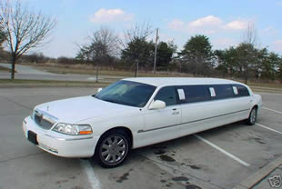 Eight seater white Lincoln limousine in Manchester